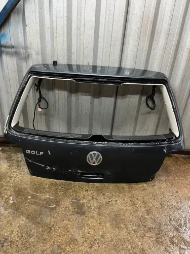 Tampa traseira Golf - RS Auto Peças 