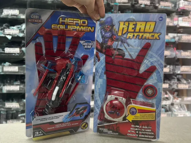 Brinquedo luva homem aranha