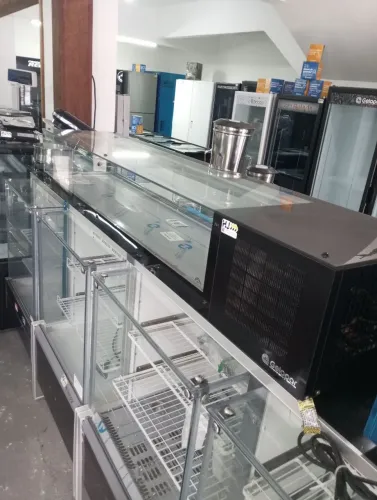 NZ. Vitrine bancada refrigerada 2 metros Gelopar 