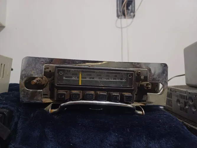 Rádio AM e FM Philips 767  ( PARA PEÇAS)