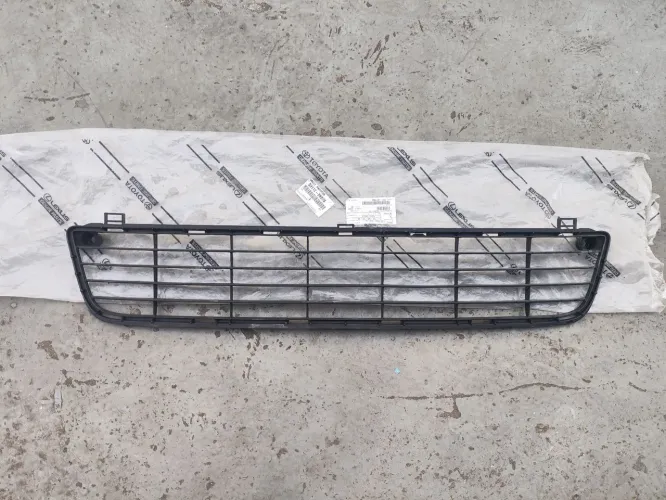 Grade parachoque dianteiro Toyota Hilux 2012 2013 2014 2015 531120k070