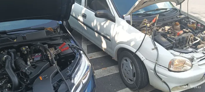 Serviço de recarga de bateria e troca de pneus de veículos leves  e pesados 
