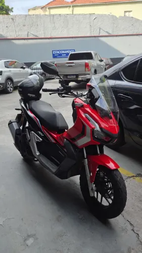 Honda adv 150c 2023  baixa km sem qualquer detalhe 