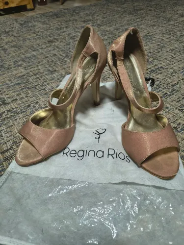 Sandália Regina Rios usada n°36