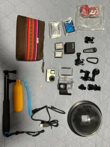 GoPro Hero 4 com acessórios - Pronta para Ação!