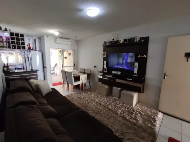 Casa com 3 Quartos e 2 banheiros à Venda, 138m²Jardim Brotinho, Jandira - SP
