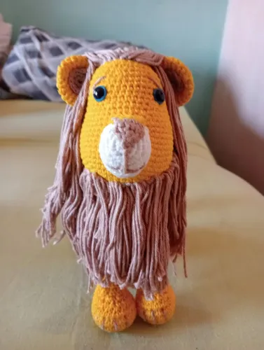 Amigurumi de leão de pelúcia