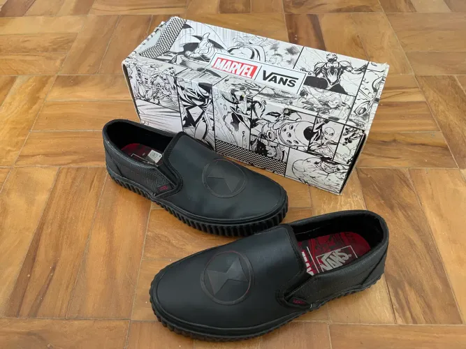 Tênis vans x marvel edição limitada (viúva negra)