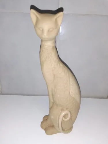 Escultura gato em louça