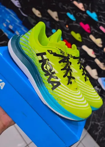 Tênis Hoka One One Clifton 9 - Verde e preto linha Premium
