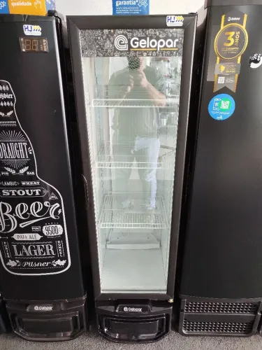 R1 Geladeira expositora de bebidas 230l slim Gelopar