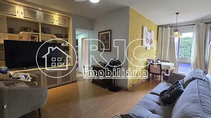 Apartamento : Padrão / Residencial / Vila Isabel