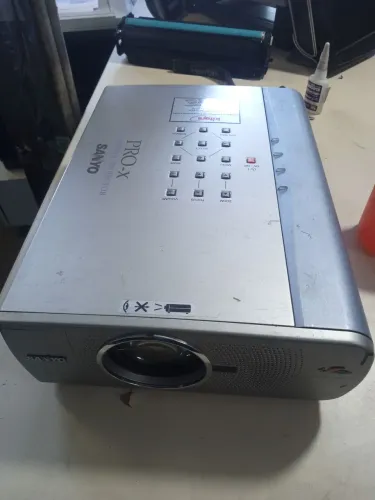 Projetor Sanyo PRO-X Não tem Controle remoto Funcionando perfeitamente