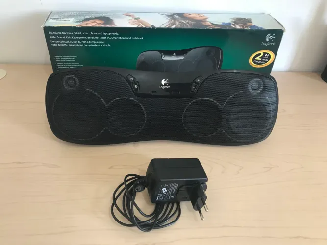 Caixa de som logitech 