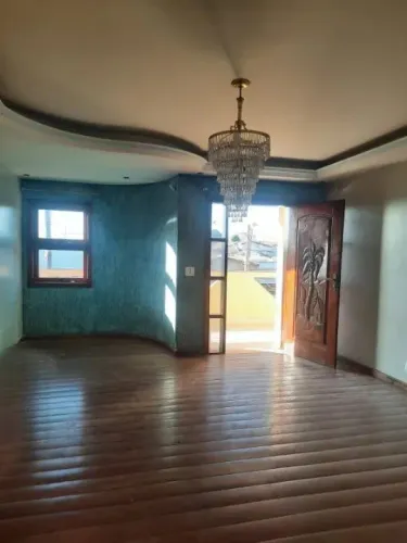 Casa com 3 Quarto(s) e 4 banheiro(s) para Alugar, 300 m² por R$ 3500 / Mês