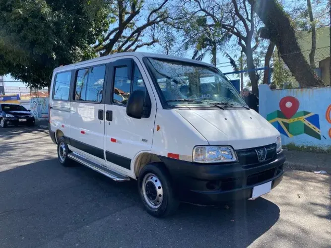 Peugeot Boxer 2.3 Minibus 15/16l TB Diesel. 2012