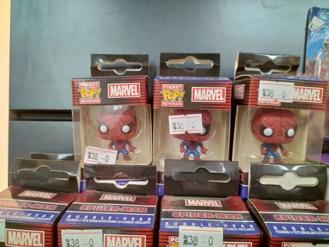Pop pocket Spiderman Keychain (chaveiro homem-aranha)