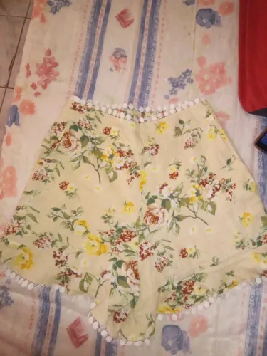 Shorts infantil floral