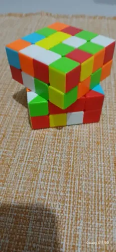 Cubo mágico 4 X 4.