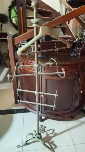 Cabideiro Arara de roupas antiga em bronze