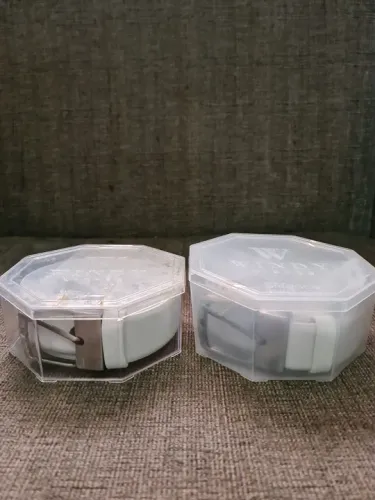 Dois Cintos sintético Brancos