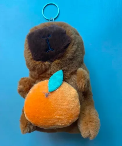 Chaveiro Capivara de Pelúcia 