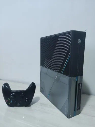 Xbox One Edição Limitada Halo 5 1600 em até 12x no cartão sem juros!!!