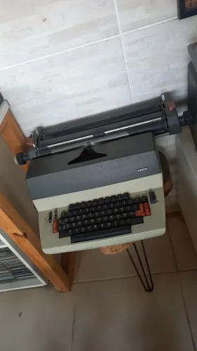 Máquina de Escrever Facit Antiga