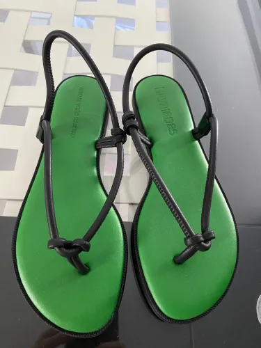  Havaiana preta com verde