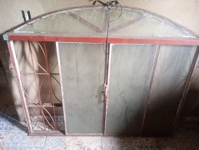 Venda de janela. E Cama box