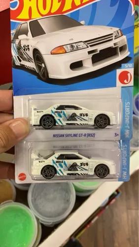 Miniatura Hotwheels Nissan Skyline GT-R(R32).