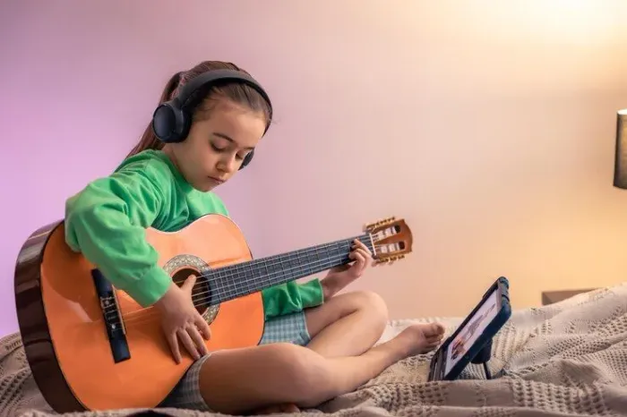 Aula de Música a Domicílio Cavaco,Guitarra,Baixo,ukulele,violão e Canto