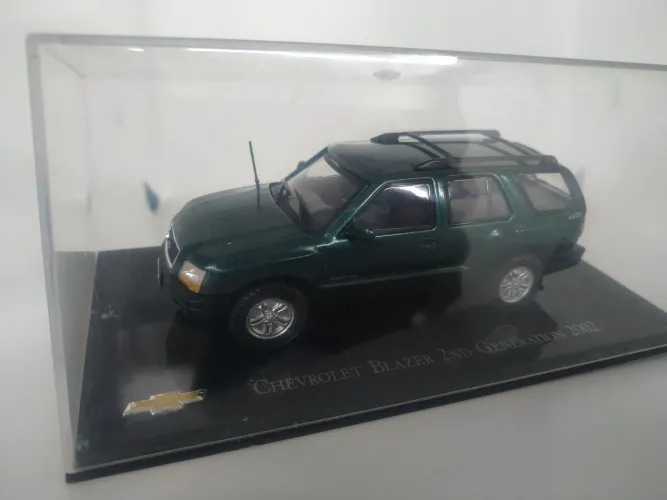 Miniatura Chevrolet Blazer 2002 1/43