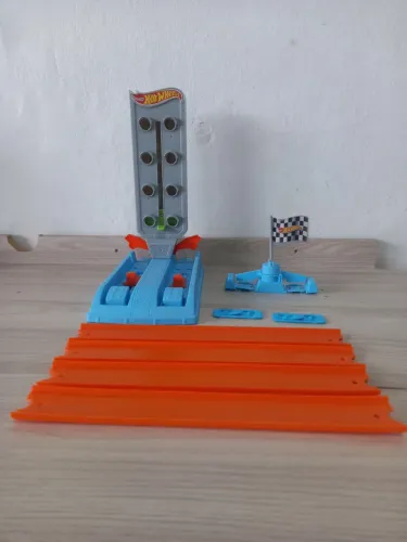 Pista Hot Wheels Action Campionato de Corrida. LEIA TODO O ANÚNCIO ABAIXO NA DESCRIÇÃO!