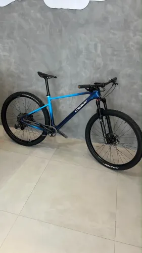Oggi Sport 2025 em carbono UDH