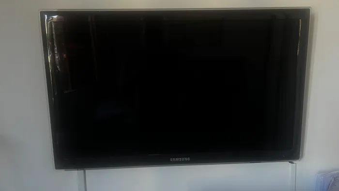 TV Samsung  UN32D5500RGXZD - 32" LED Samsung D5500 Full HD DTV Aceita all Share Smart Hubs