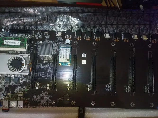 Placa mae de mineração Funcionando