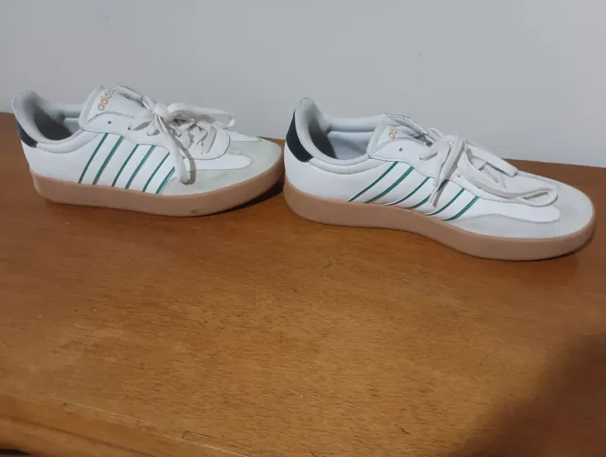 Tênis Adidas 43