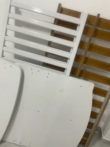 Berço de bebê usado