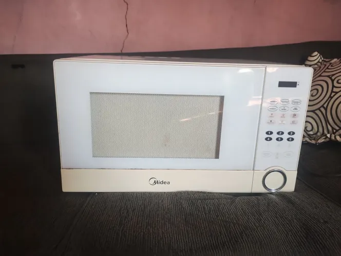 Vende-se Midea de 20 litros, modelo MM20EL1VW 110V