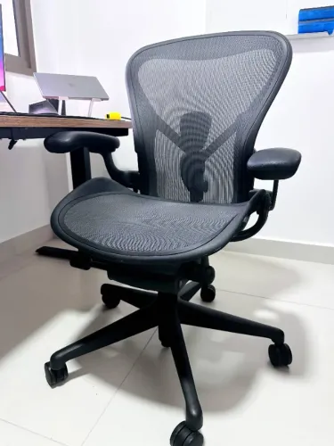 Cadeira Herman Miller Aeron B Grafite Completa