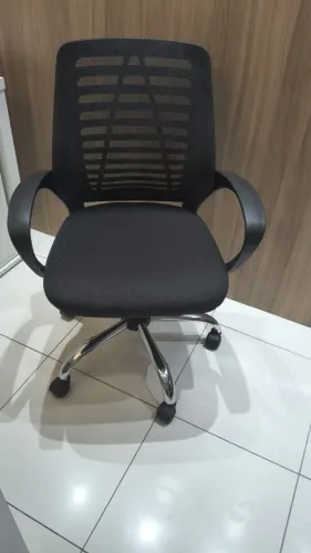 Cadeira de escritório NOVINHA