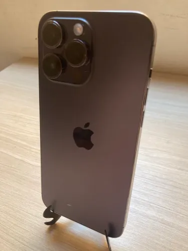 iPhone 14 Pro Max com defeito na placa 