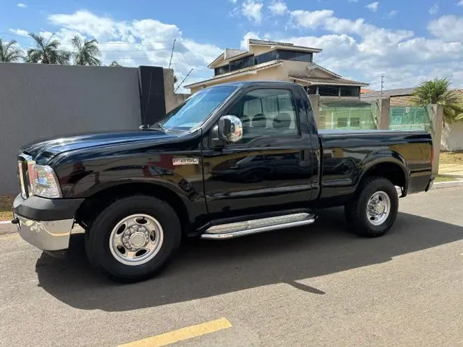 Ford F-250 XLT 4.2 TB Diesel 2005