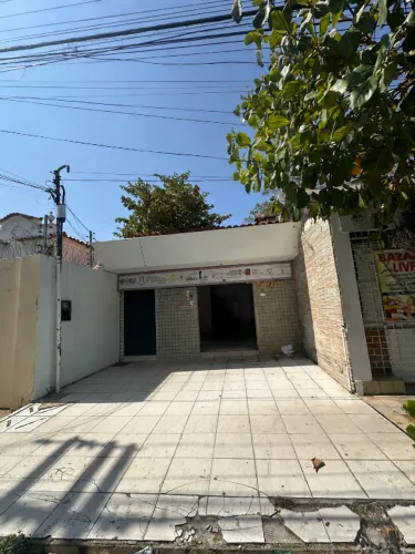 Casa Comercial para Alugar no Centro de Teresina 172 m², 8 Salas, 5 Banheiros