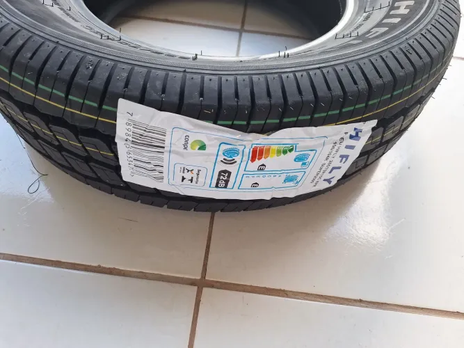 Pneu de carga 15 novo