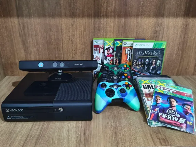 Xbox 360 - Super Slim Desbloqueado