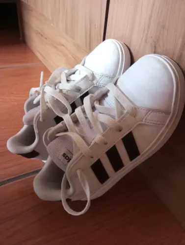 Tênis Adidas original infantil 29