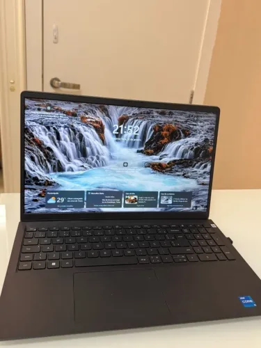 Notebook Dell Vostro 3520 - Intel I5