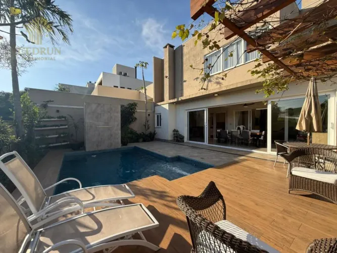 Sobrado à venda em Maringá, Condomínio Hayashi, com 4 suítes, 324 m², piscina aquecida e e
